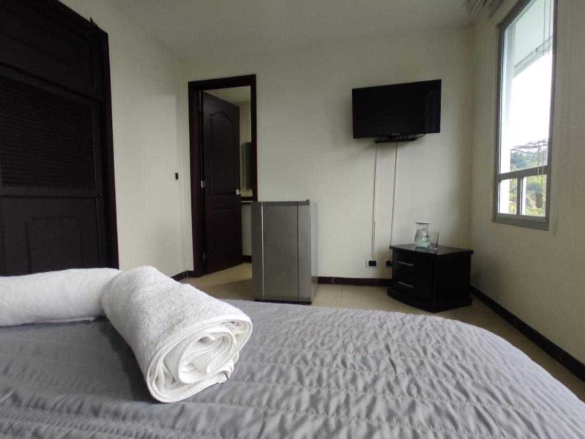 Habitacion Privada En Finca Turistica Hualcala La Mesa  Bagian luar foto